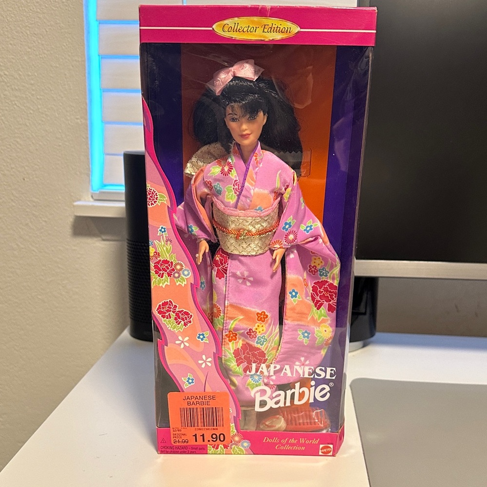 1995 Japanese Barbie Dolls of the World Collector Edition in Pink Floral Kimono